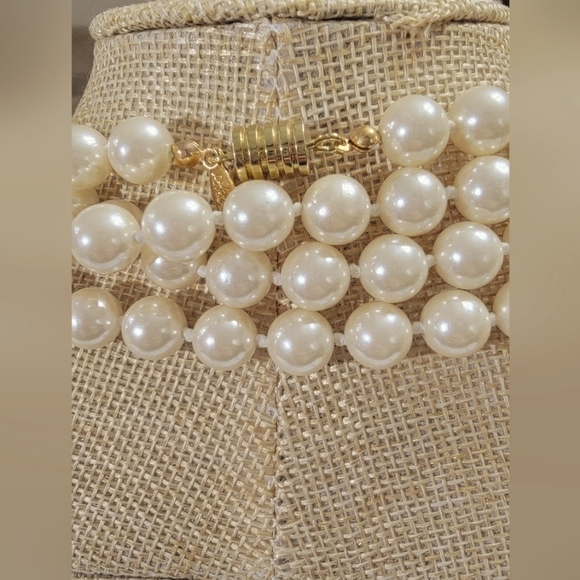 Vintage Joan Rivers Ivory Glass Pearl Necklace - Picture 3 of 6